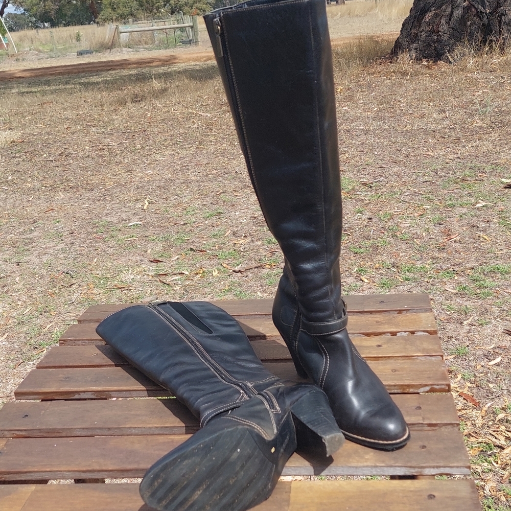 Diana Ferrari calf high black boots. Size 8 - Picture 3 of 6